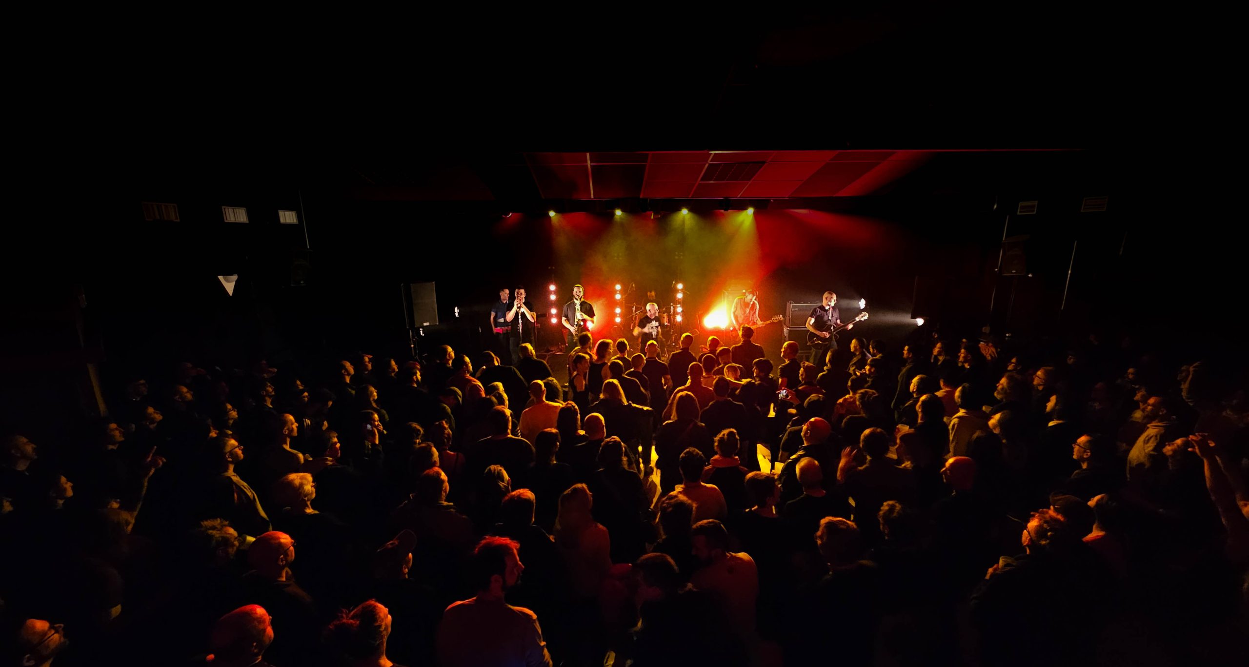 Concert sur la scène de L'Alambik!